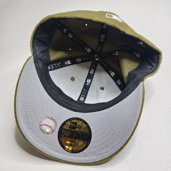 New Era New York Yankees 59Fifty Olive Green Fitted Baseball Cap Hat 7 1/4 New - Picture 7 of 11